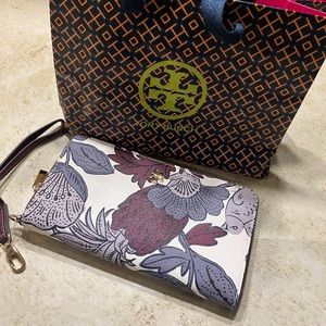 Brand New Tory Burch Wristlet